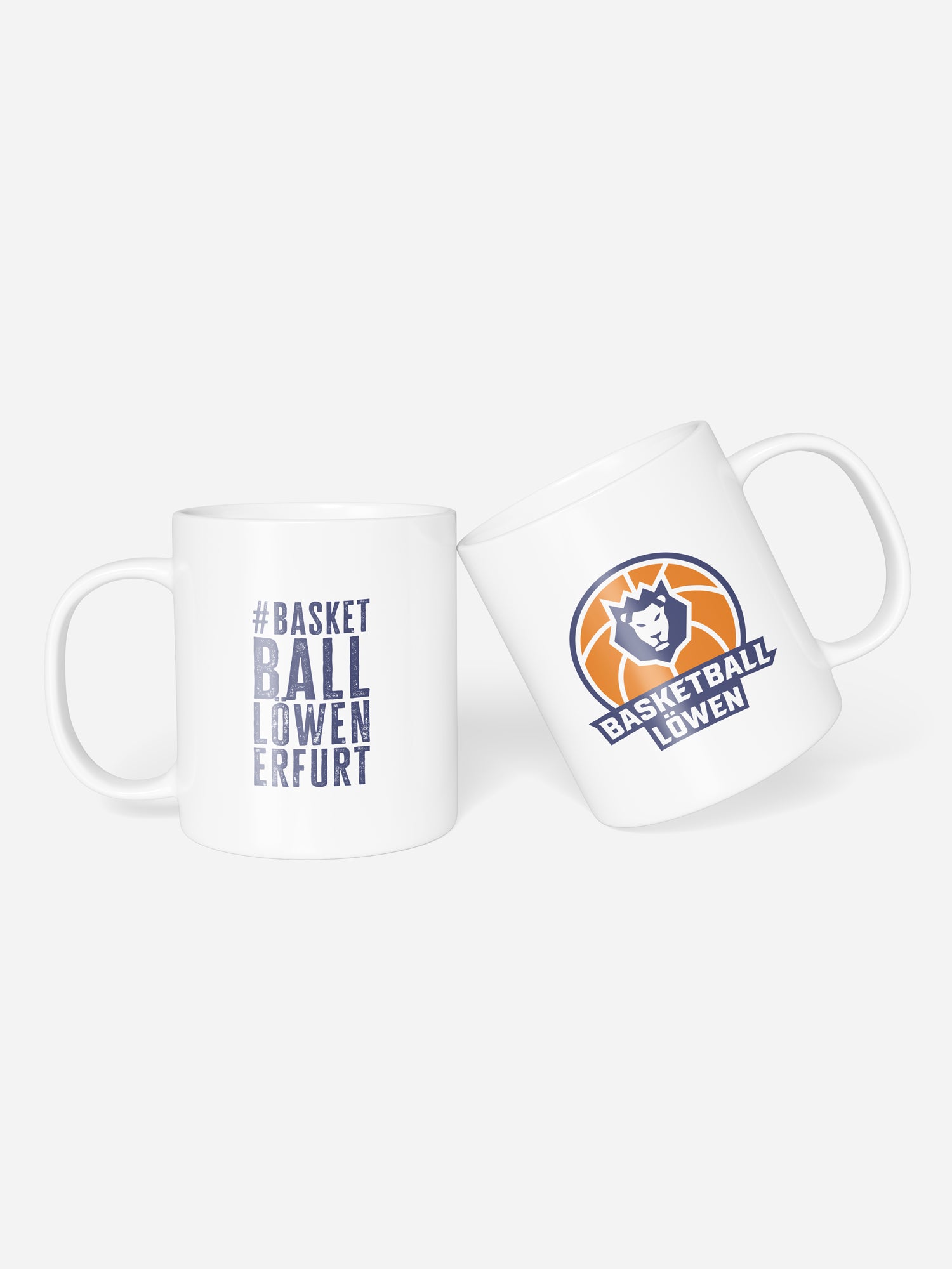 Vorder- und Rückseite der Tasse der Basketball Löwen Erfurt mit Logo und Hashtag Basketball Löwen Erfurt