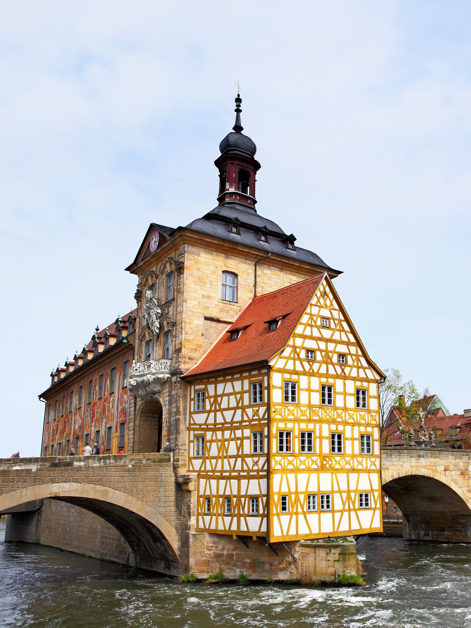 Altes Rathaus in Bamberg über dem Fluss