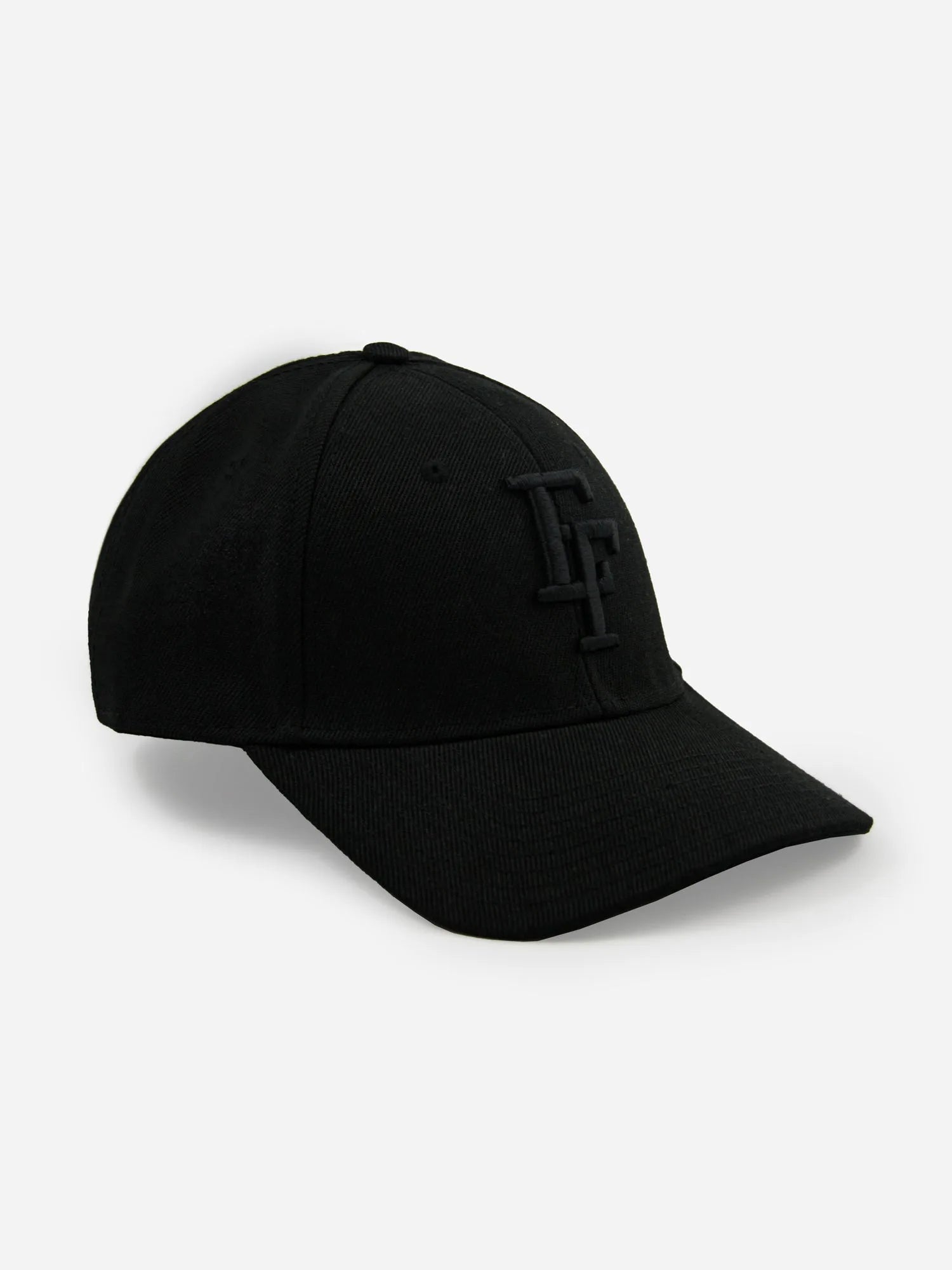 Gesamtansicht Basecap EF in schwarz mit schwarzem Stick
