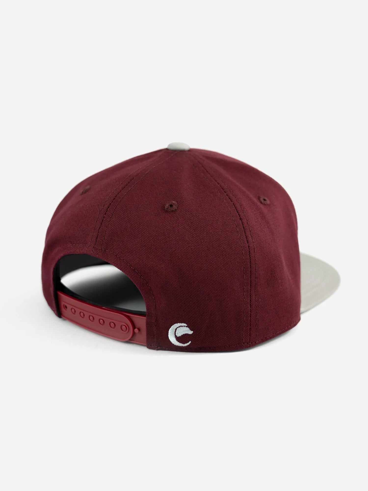 Rückseite Basecap EF maroon mit Plastikverschluss