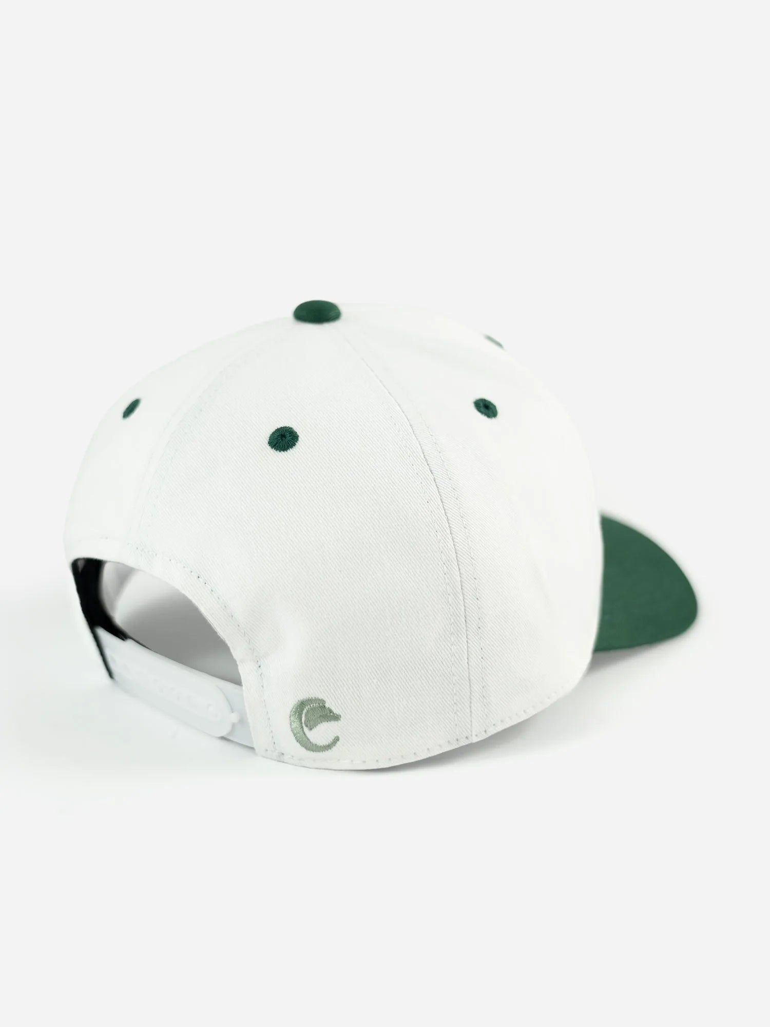 Rückansicht Basecap EF weiss und dunkelgrün