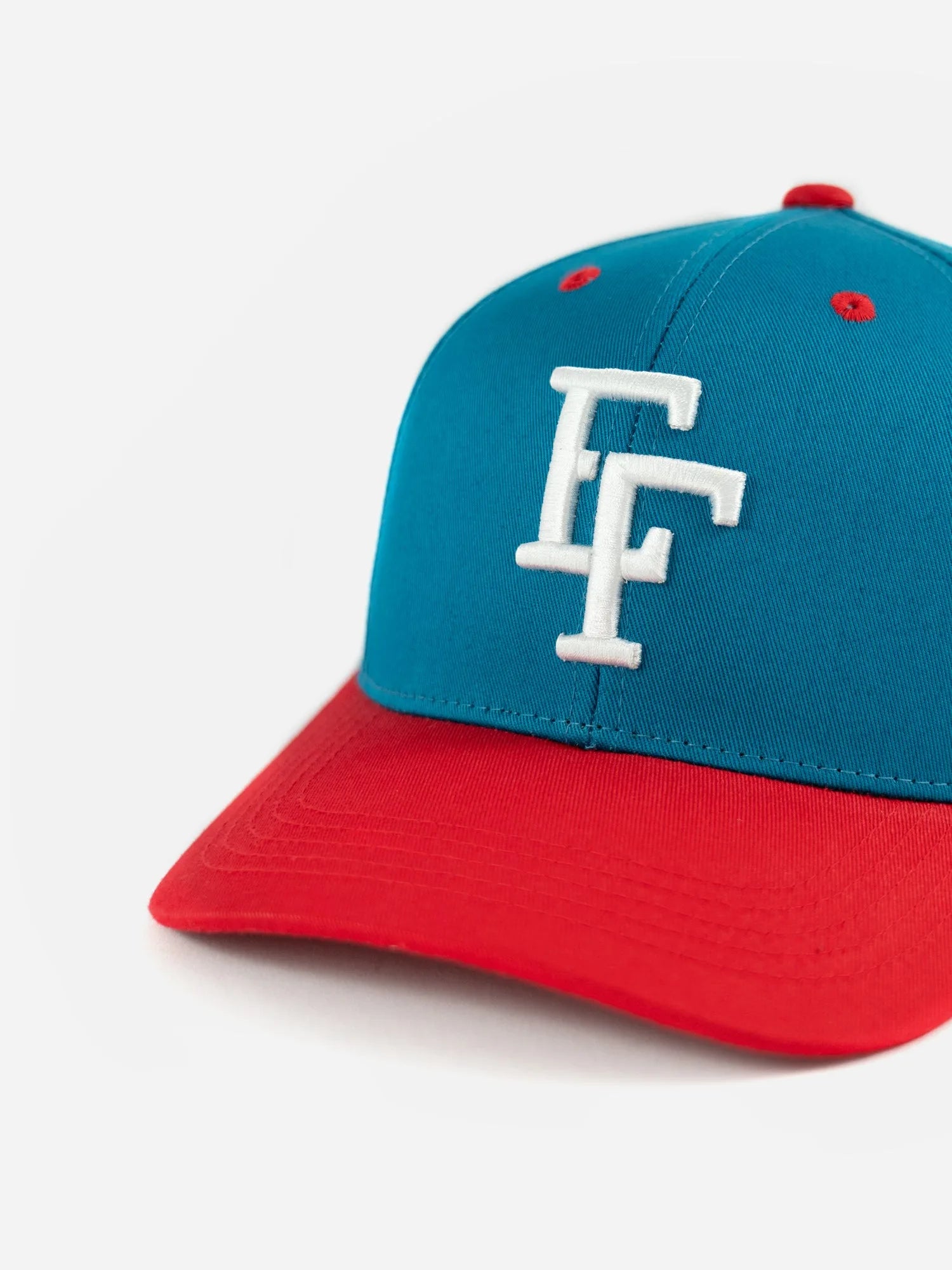 Nahansicht Basecap EF in blau/rot/weiß Kids