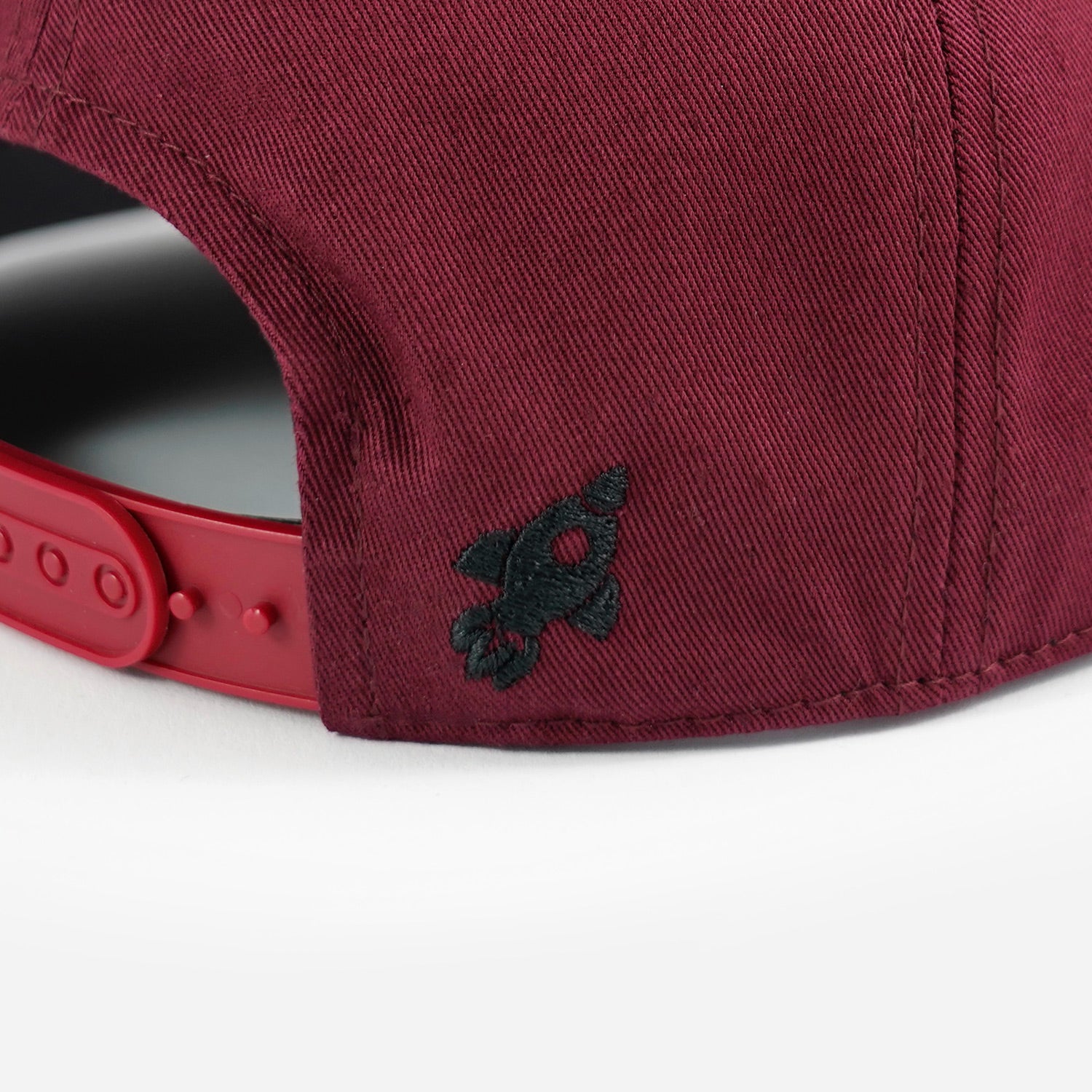 Basecap Snapback Sandmännchen rot